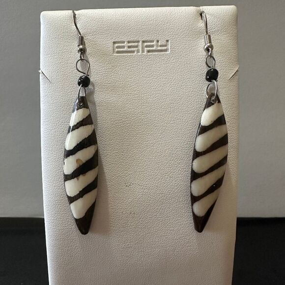 NWOT African Bone Dangling Striped Earrings - Picture 1 of 3